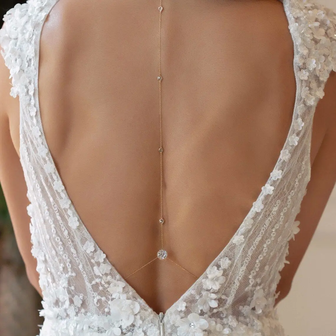 Body Jewelry For Backless Dress - ミニマリストで繊細なシングルクリスタルバックドロップボディチェーン、エレガントなバックレスブライダルウェディングドレス用ラリアットネックレスジュエリー（女性用）