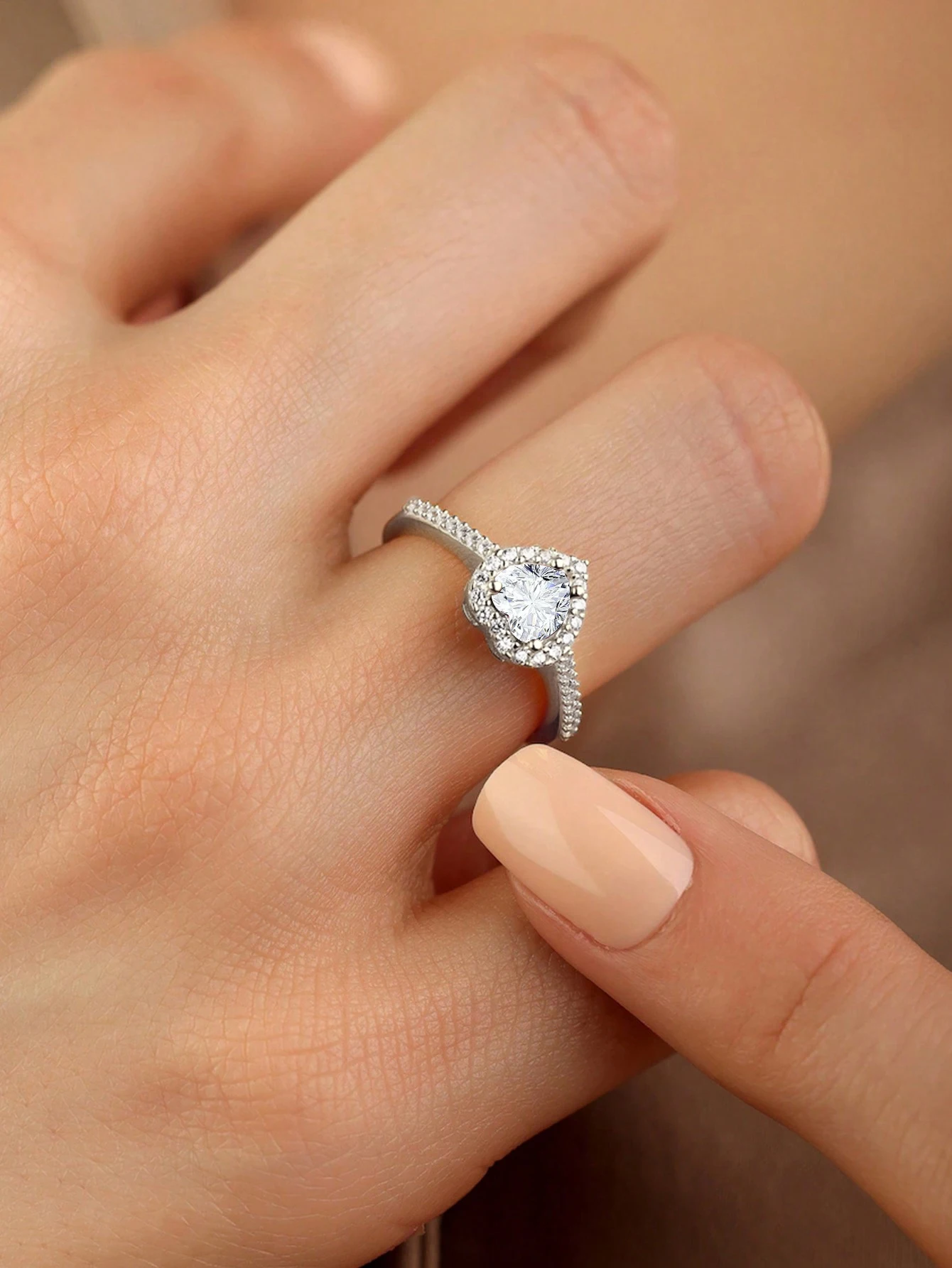 ゴージャスなジルコンロマンチックなラブハートリング女性のため - Body Jewelry High Quality のレビューと価格