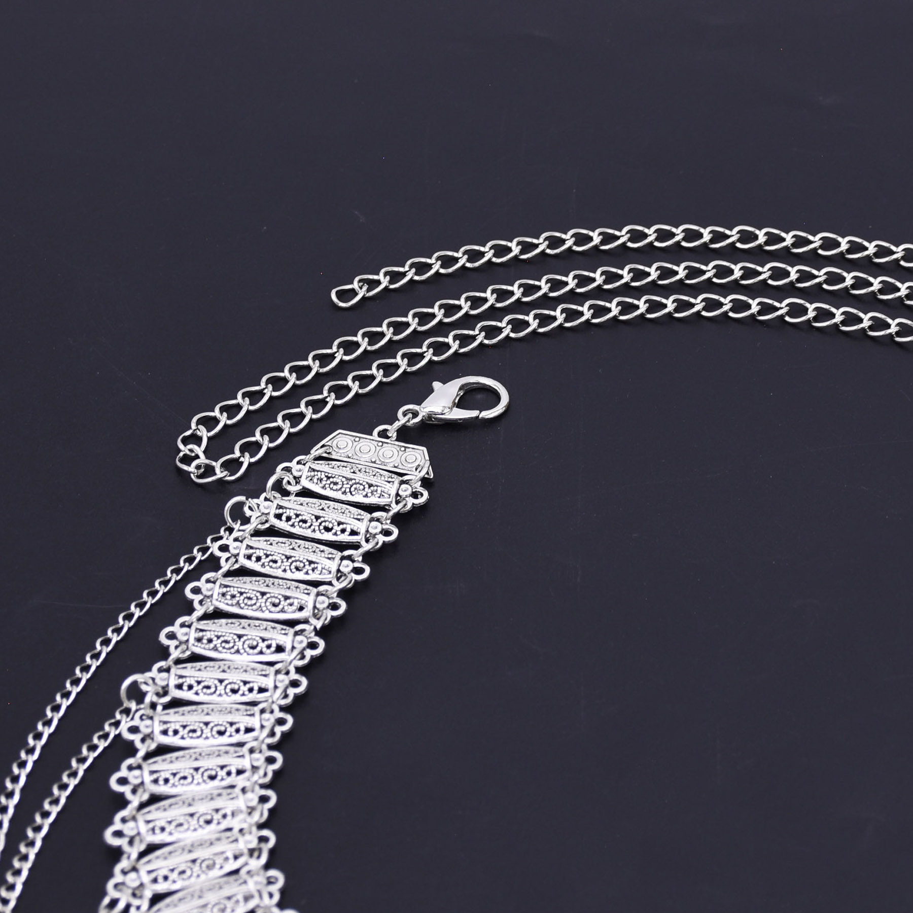 ニッチレトロデザイン シルバー彫刻 幾何学模様 合金 パッチ - Body Jewelry Waist Chains のレビューと価格